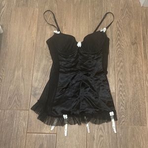 🧡 Women’s ‘Frederick’s of Hollywood’ lingerie